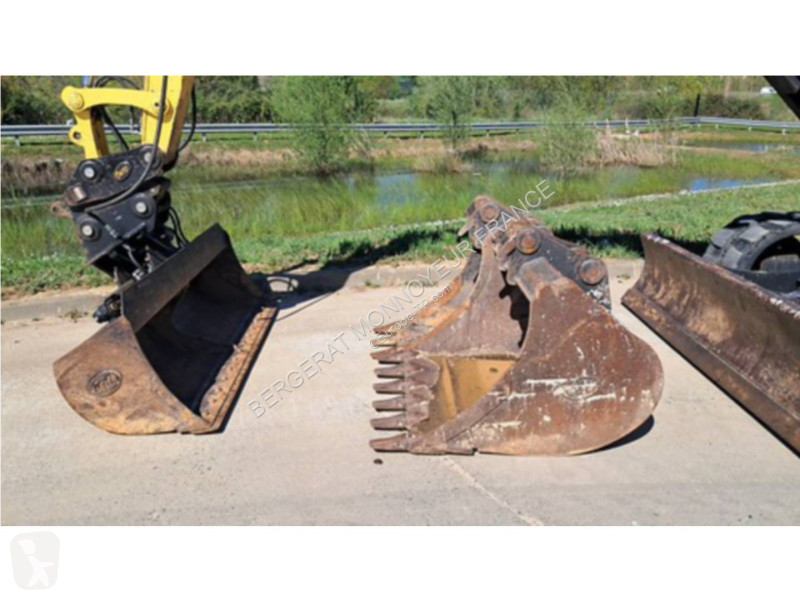 Строително оборудване Yanmar SV100-2 PB
