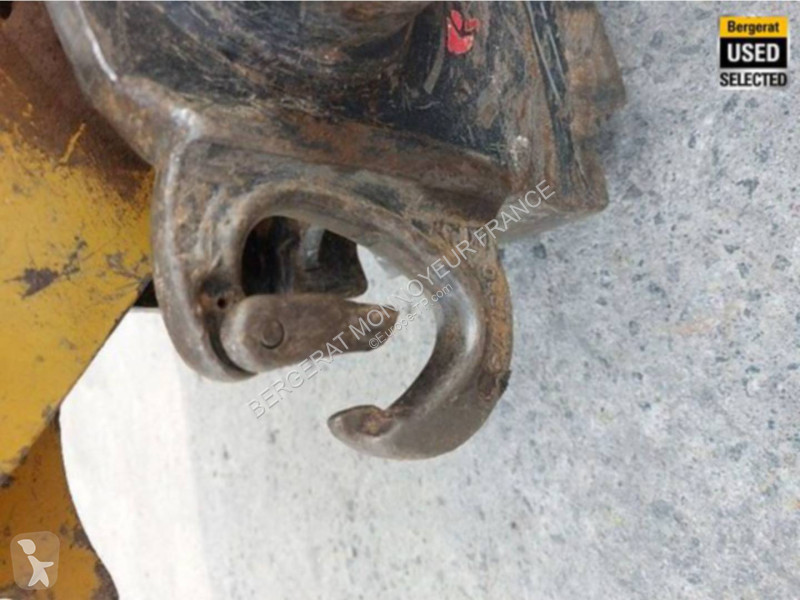 Vybavenie stavebného stroja Caterpillar 310