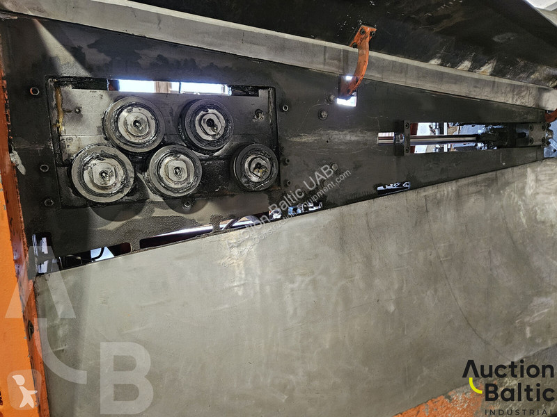 Vybavenie stavebného stroja  M16XV90