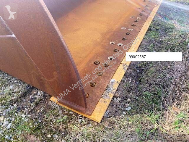 Vybavenie stavebného stroja  (2587) 4.8 cbm...