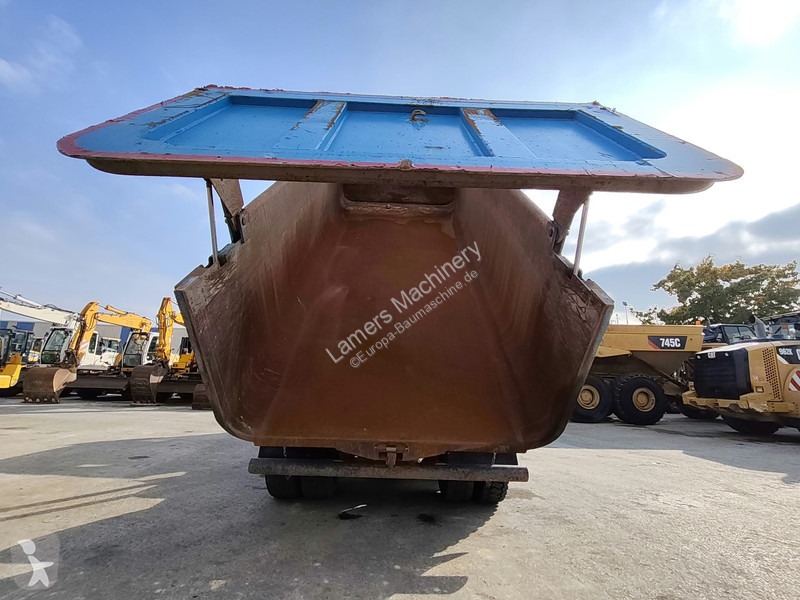 تجهيزات الأشغال العمومية Iveco AD410T 8x4 kipper .