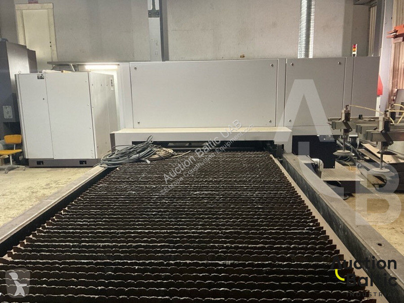 Vybavenie stavebného stroja  Bystar 3015