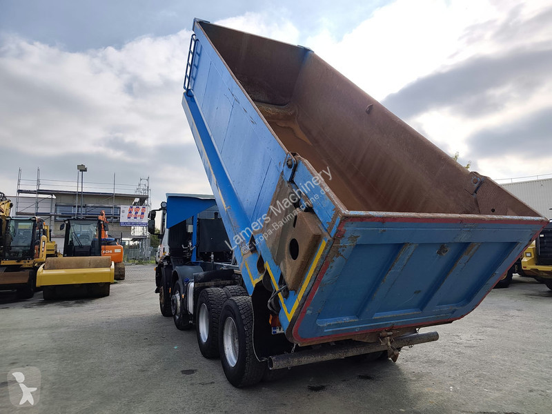 تجهيزات الأشغال العمومية Iveco AD410T 8x4 kipper .