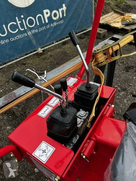 Aanbouwstukken voor bouwmachines  BK145