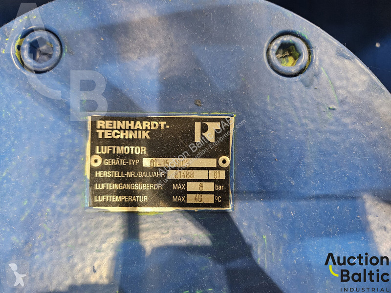 Vybavenie stavebného stroja  Technik