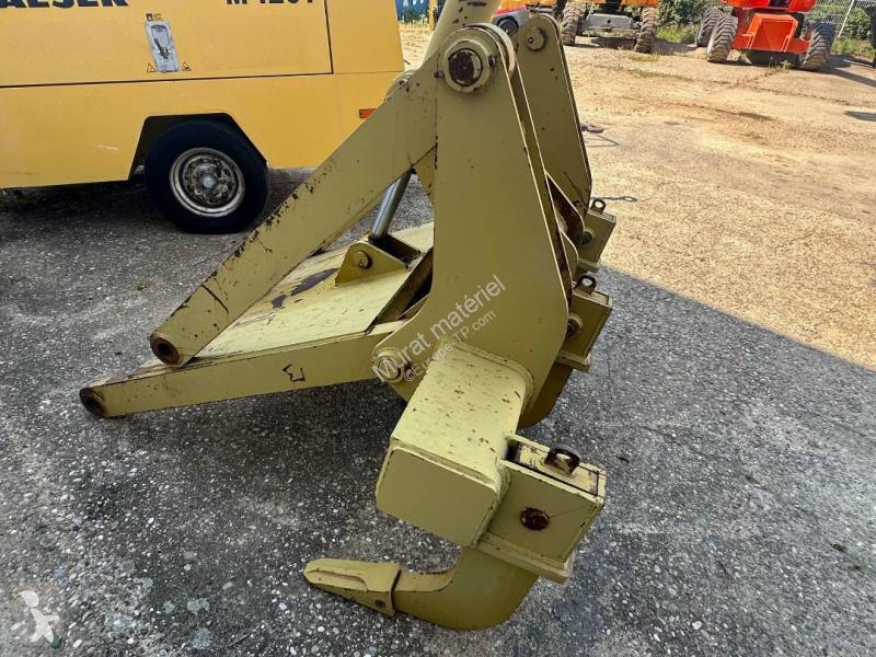 تجهيزات الأشغال العمومية Caterpillar D6 H/R/T
