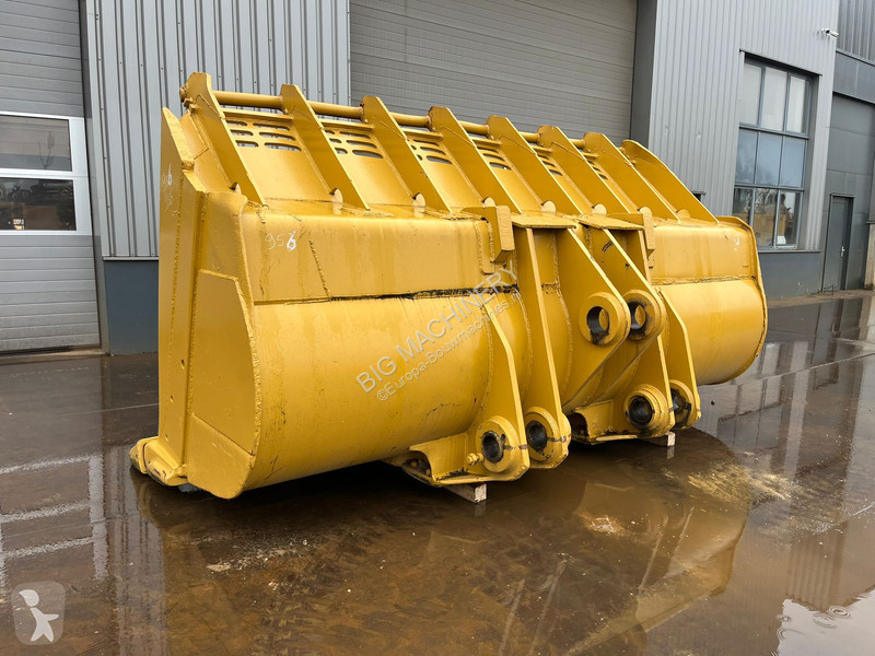 Aanbouwstukken voor bouwmachines Caterpillar...