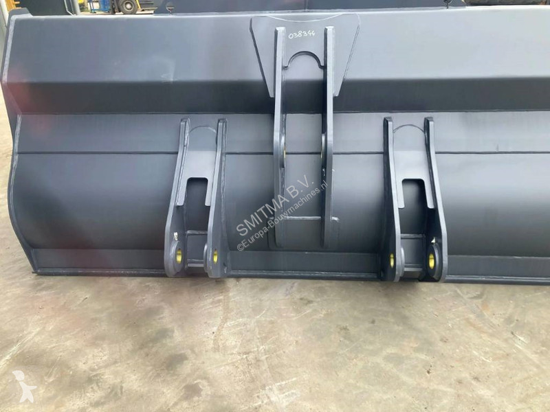 Équipements TP Volvo L110E