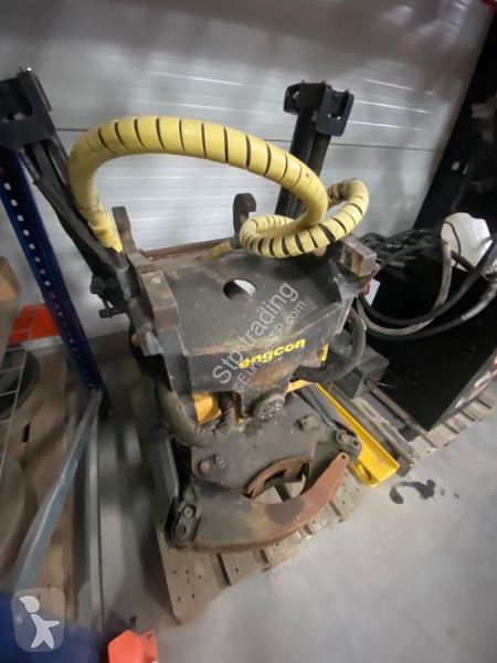 Equipamientos maquinaria OP Engcon EC 219