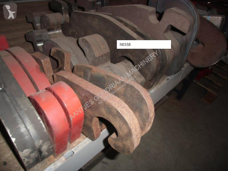 تجهيزات الأشغال العمومية Terex Attache rapide...