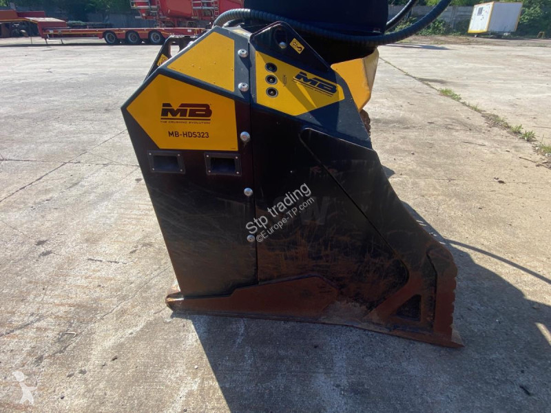 Udstyr til anlægsarbejder MB Crusher HDS 323