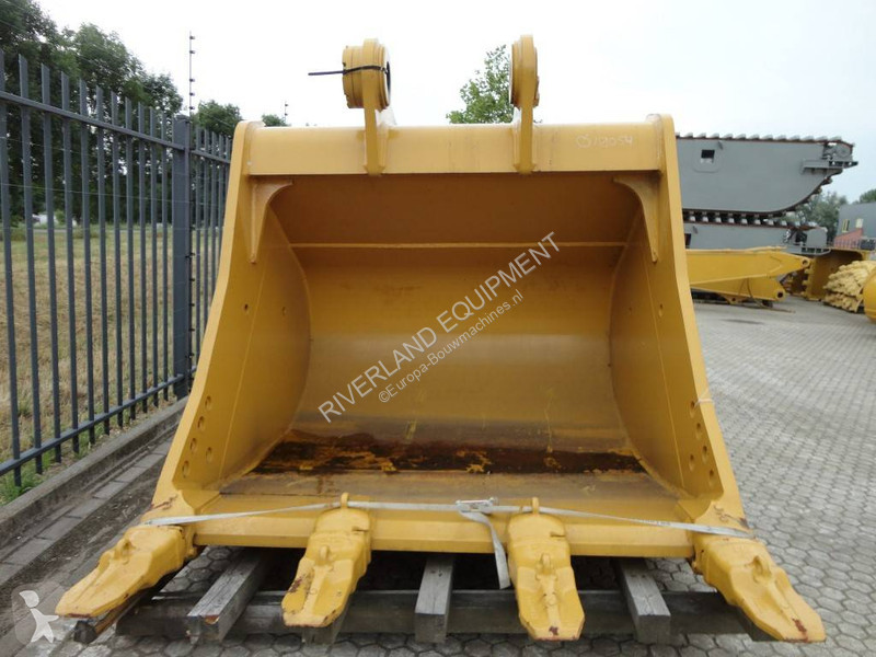 Equipamientos maquinaria OP Caterpillar 374 CAT...