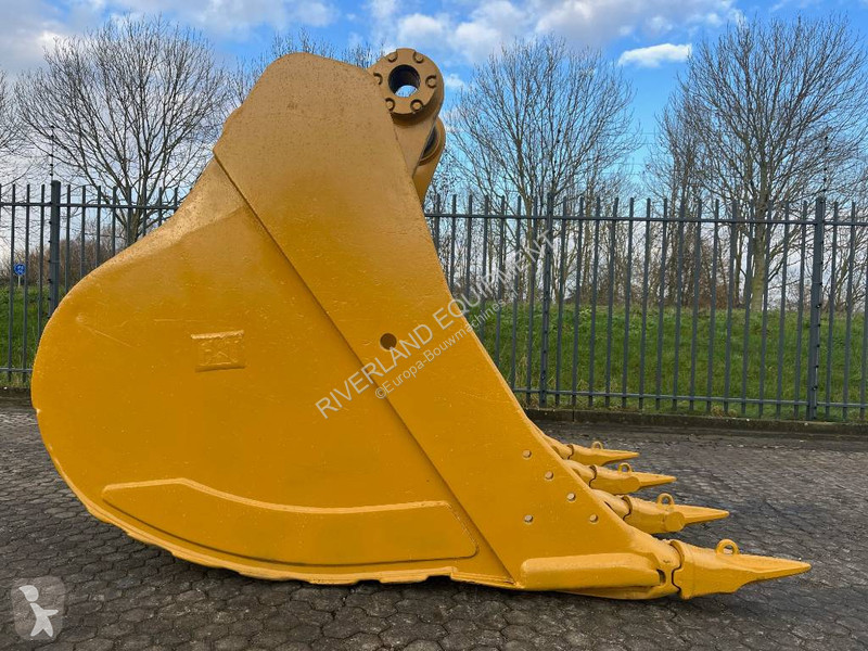 Equipamientos maquinaria OP Caterpillar 374 CAT...