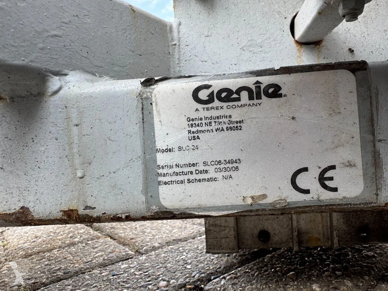 تجهيزات الأشغال العمومية Genie SLC-24...