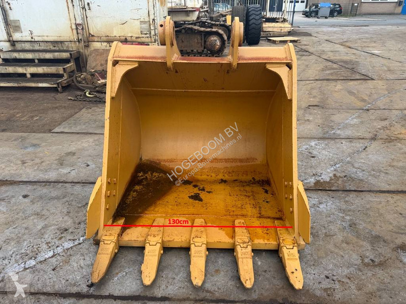Stavební vybavení Caterpillar bucket