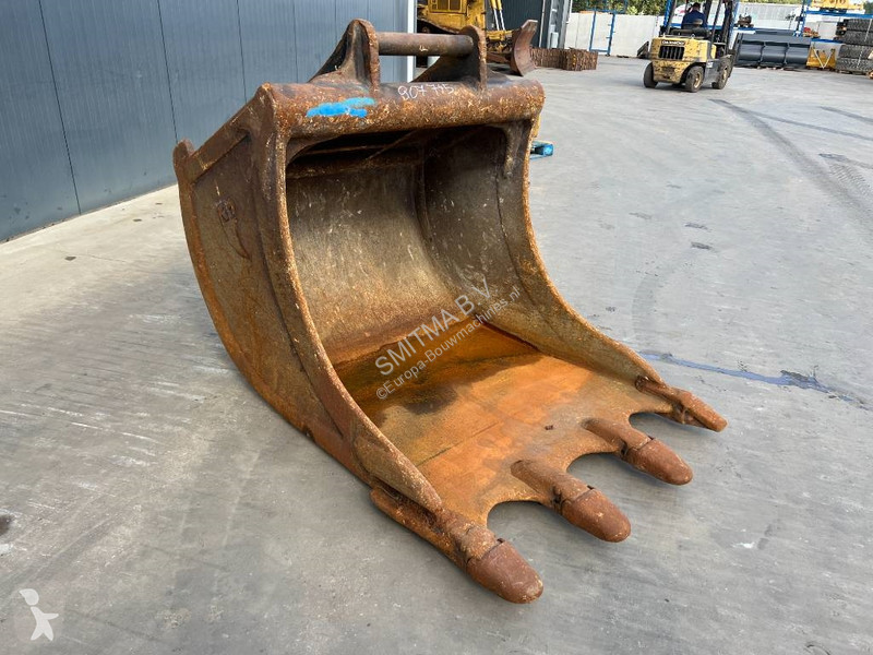 Equipamentos de obras MEK S70