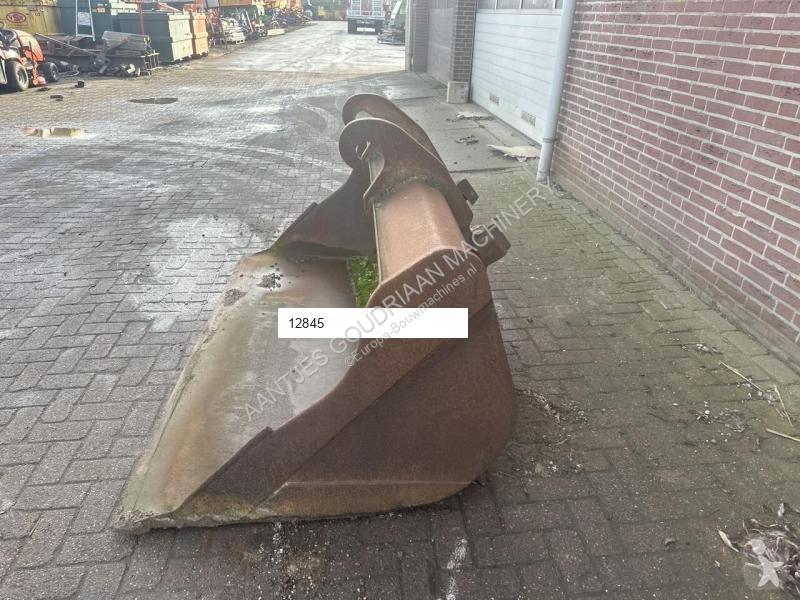 Vybavenie stavebného stroja  CW30