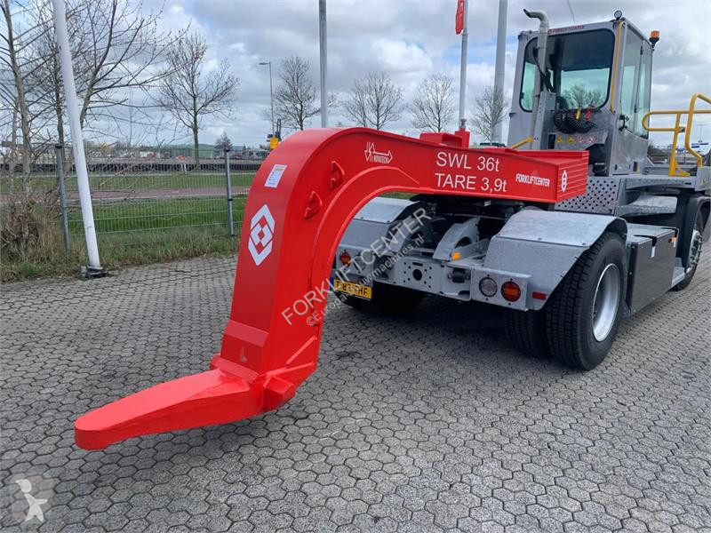 Vybavenie stavebného stroja  Gooseneck 36t