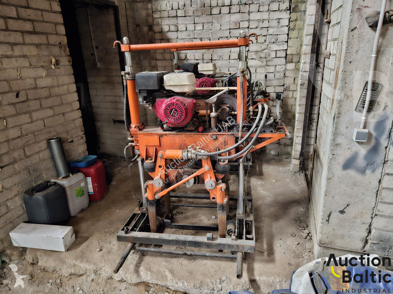 Vybavenie stavebného stroja  tamping machine