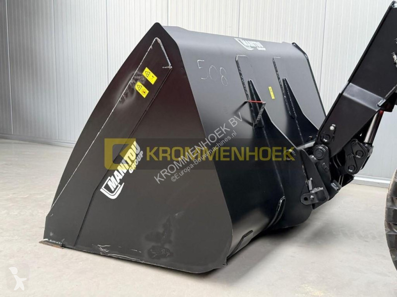 تجهيزات الأشغال العمومية Manitou CBA 4500