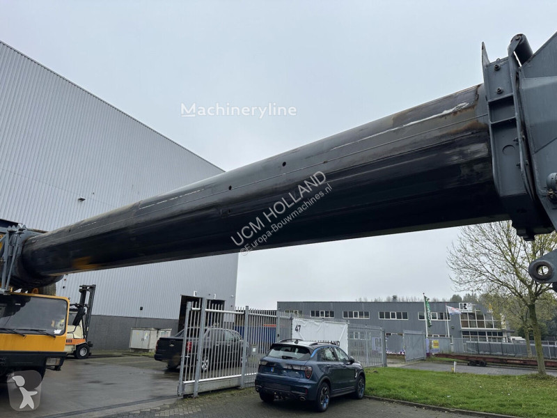 تجهيزات الأشغال العمومية Liebherr