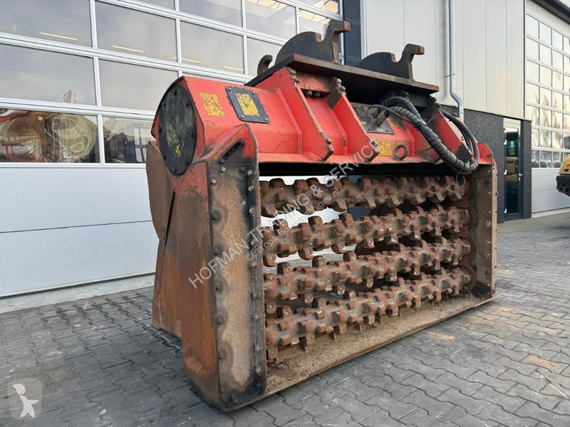 Vybavenie stavebného stroja  CW45