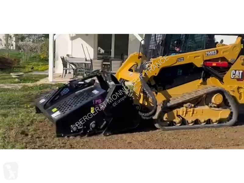 Vybavenie stavebného stroja Caterpillar RÂTEAU...