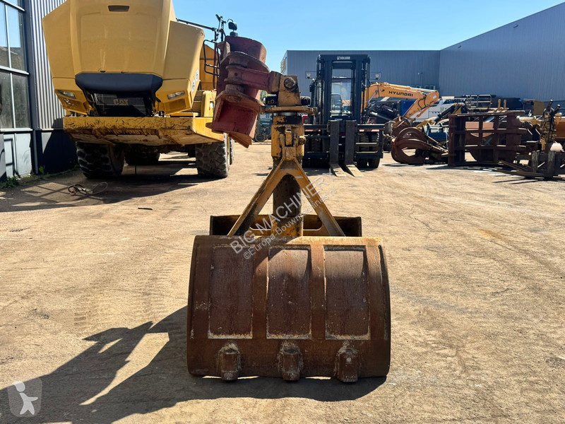 Vybavenie stavebného stroja  Clamshell grapple