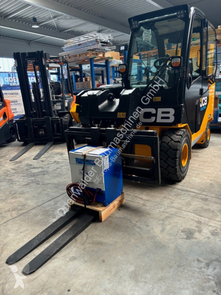 Vybavenie stavebného stroja JCB  TLT30-22E