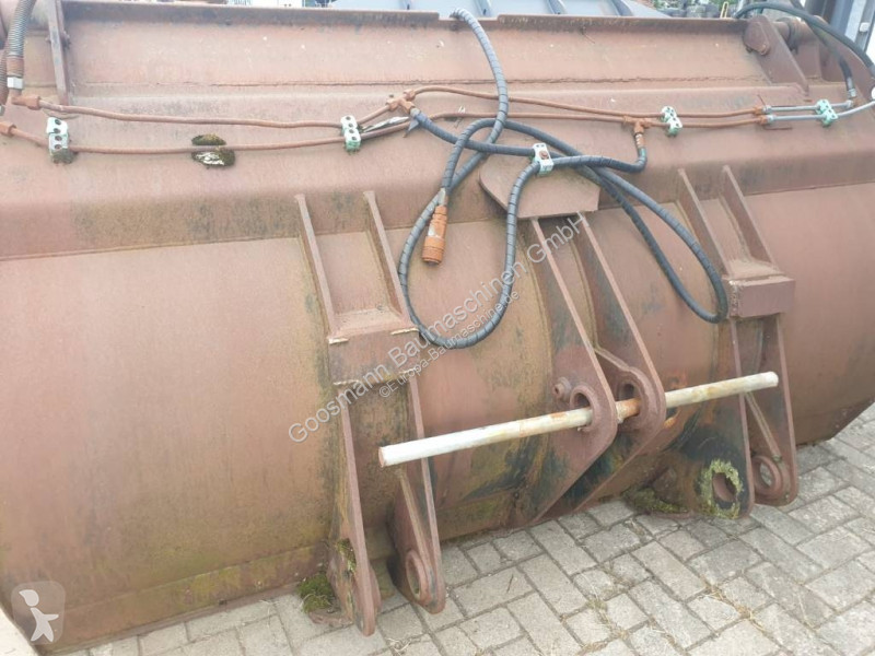 تجهيزات الأشغال العمومية Komatsu Klemmschaufel...