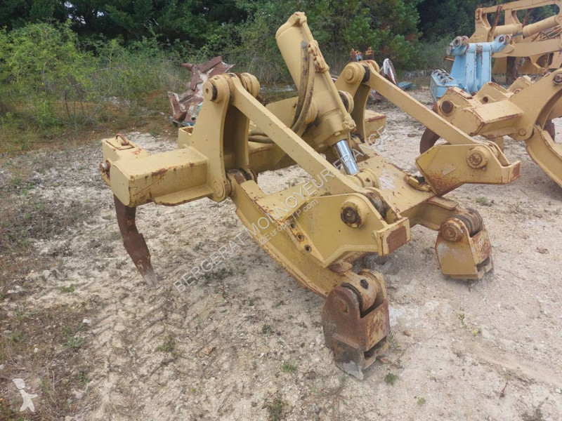 Travaux routiers  RIPPER/RECO/POUR/BULL/CAT/D6/M/N