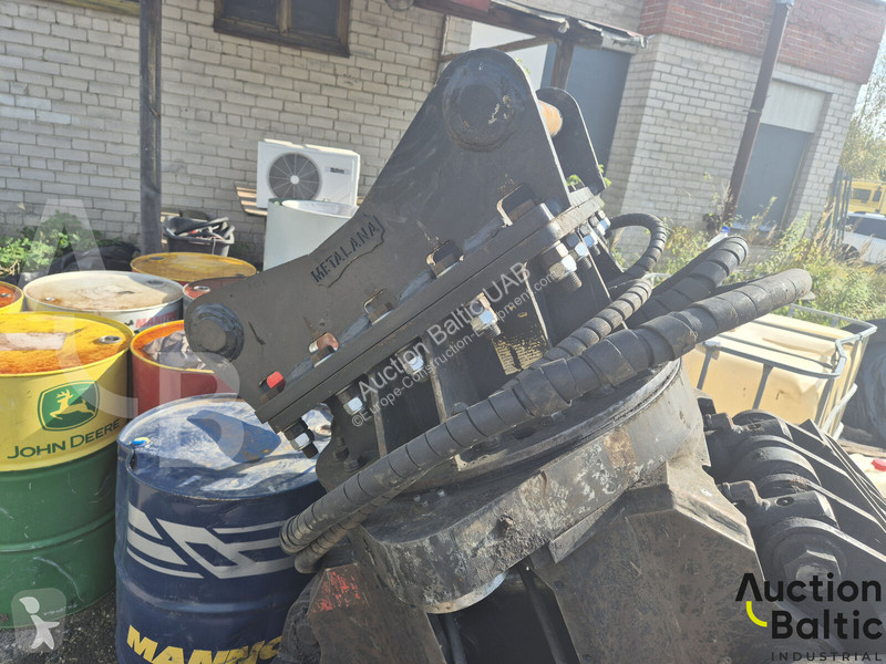 تجهيزات الأشغال العمومية Liebherr