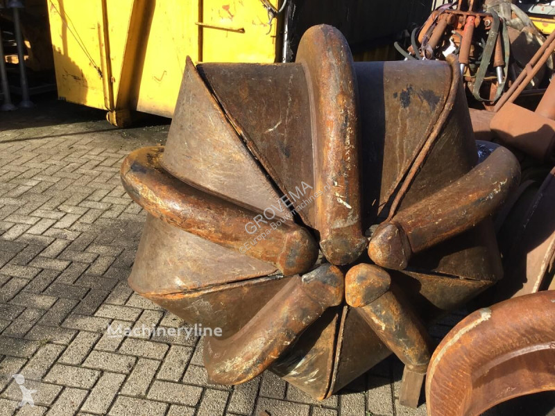تجهيزات الأشغال العمومية Liebherr
