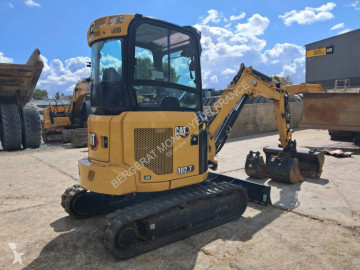 تجهيزات الأشغال العمومية Caterpillar