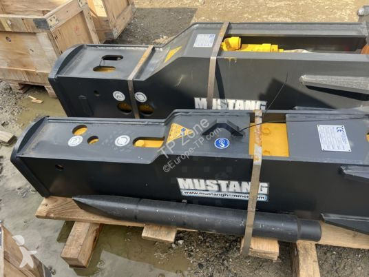 Equipamentos de obras Mustang hm702