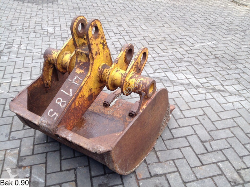 Equipamientos maquinaria OP Case Deep bucket