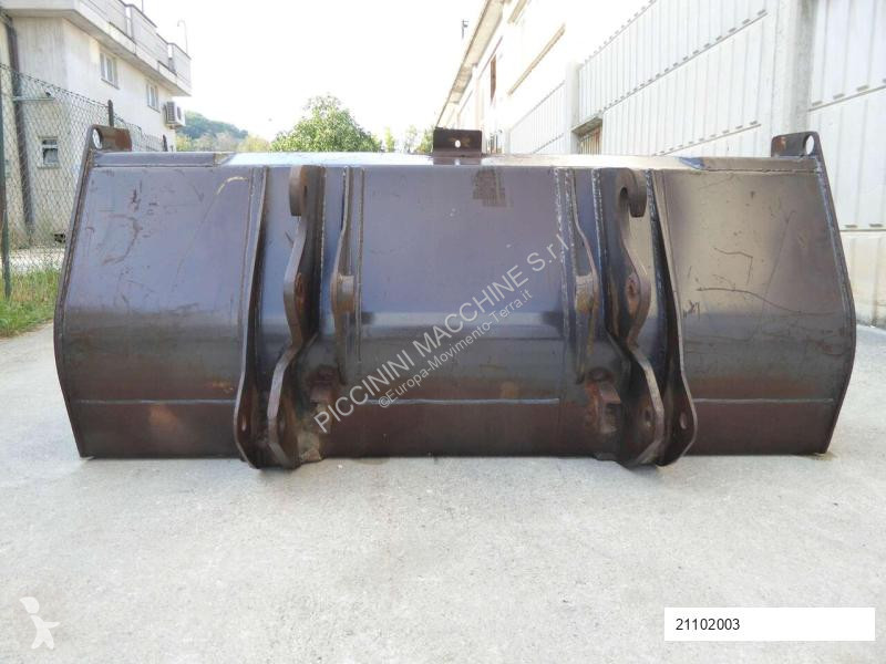 تجهيزات الأشغال العمومية Komatsu BA