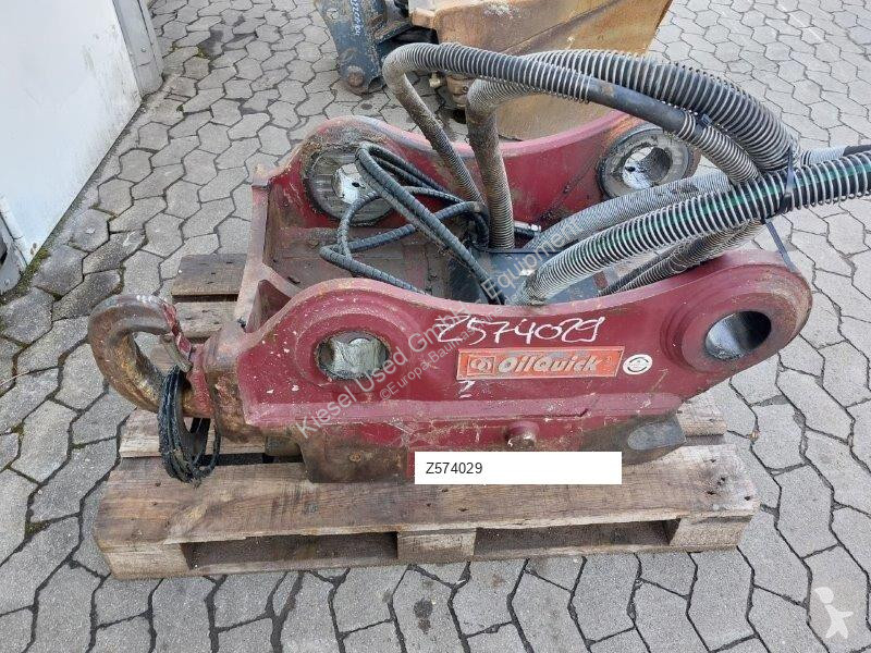 تجهيزات الأشغال العمومية Hitachi Attache rapide...