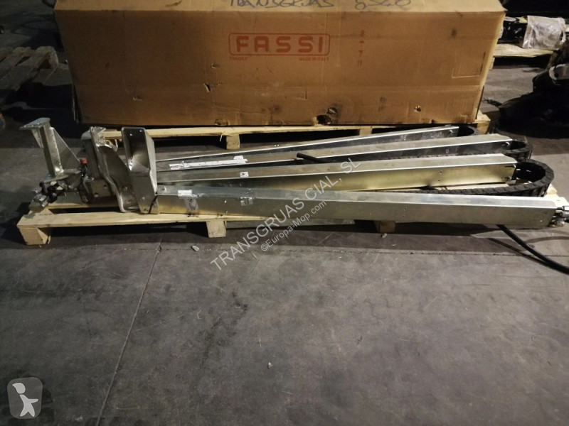 Uitrusting voor vrachtwagens Fassi L426