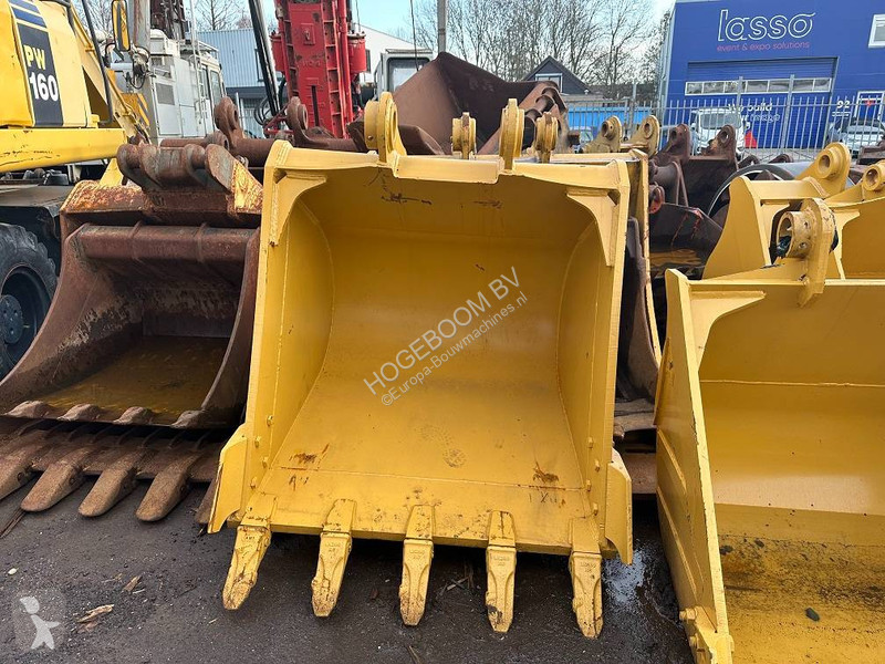 Aanbouwstukken voor bouwmachines Caterpillar...