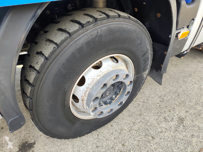 تجهيزات الأشغال العمومية Iveco AD410T 8x4 kipper .