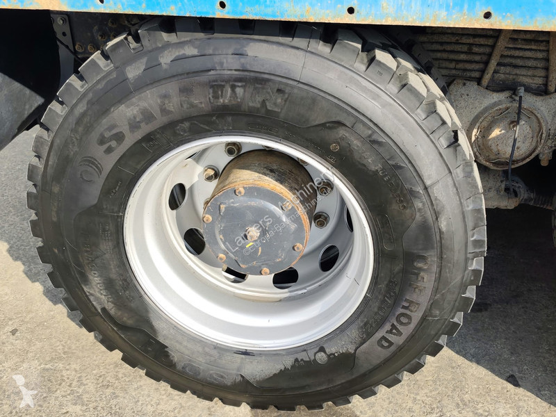 تجهيزات الأشغال العمومية Iveco AD410T 8x4 kipper .