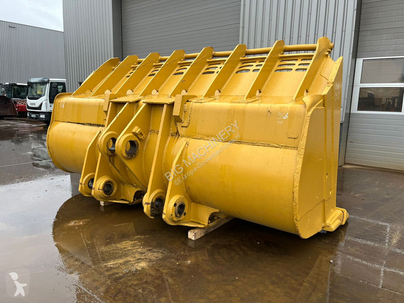 Aanbouwstukken voor bouwmachines Caterpillar...