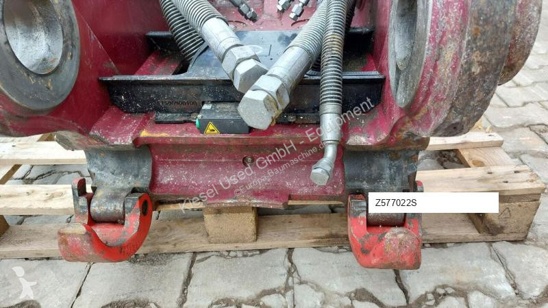 تجهيزات الأشغال العمومية Hitachi Attache rapide...