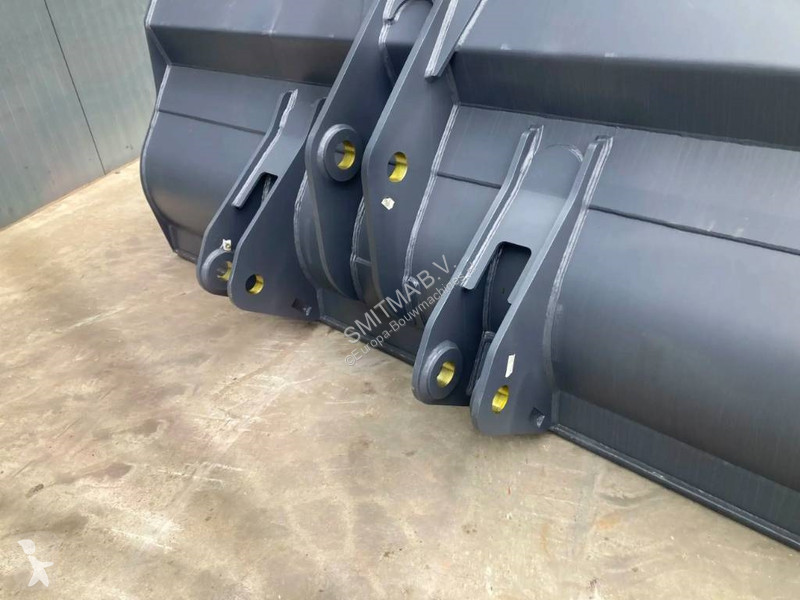 Équipements TP Volvo L110E