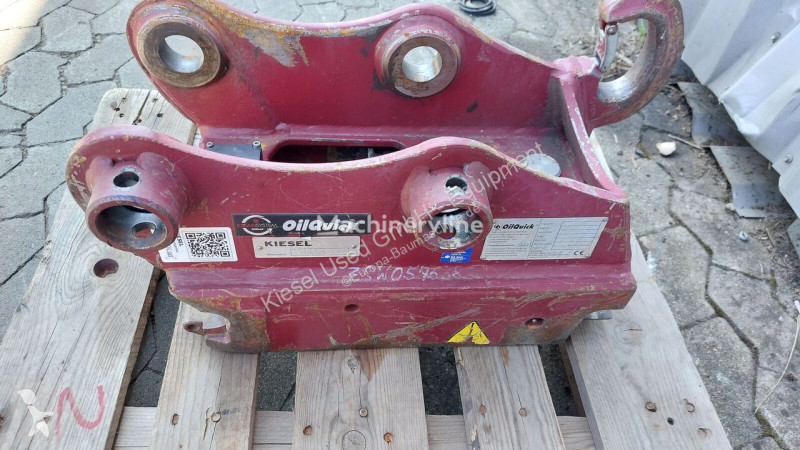 تجهيزات الأشغال العمومية Hitachi Attache rapide...