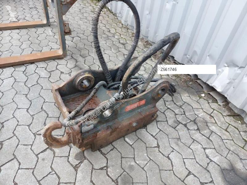 Stavební vybavení Oilquick Attache rapide...