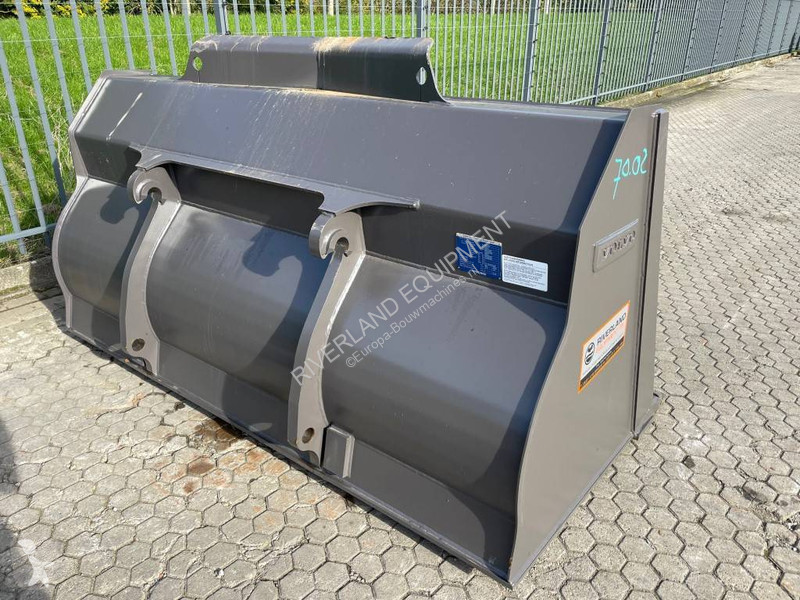 Equipamientos maquinaria OP Volvo H Bucket With...