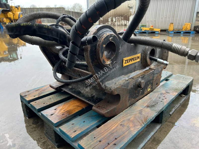 تجهيزات الأشغال العمومية Oilquick OQ70/55 - M322D