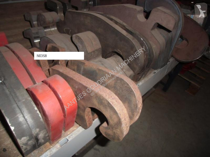 تجهيزات الأشغال العمومية Terex Attache rapide...